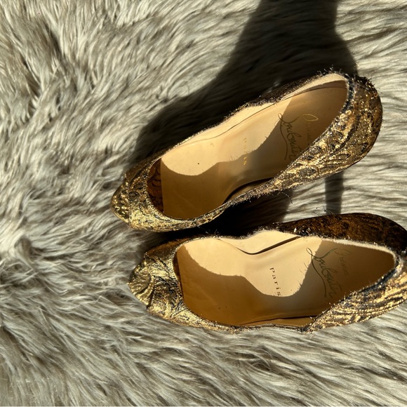 Christian Louboutin Gold Brocade Fabric Lady Peep-Toe Platform Pumps Size 37 - Picture 2 of 6